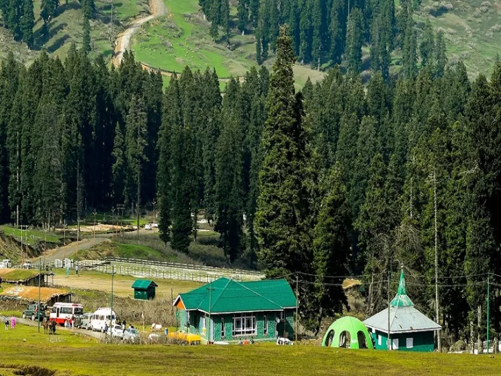 Enjoy Romantic Getaway With Jammu Kashmir Tour Packages For Couples