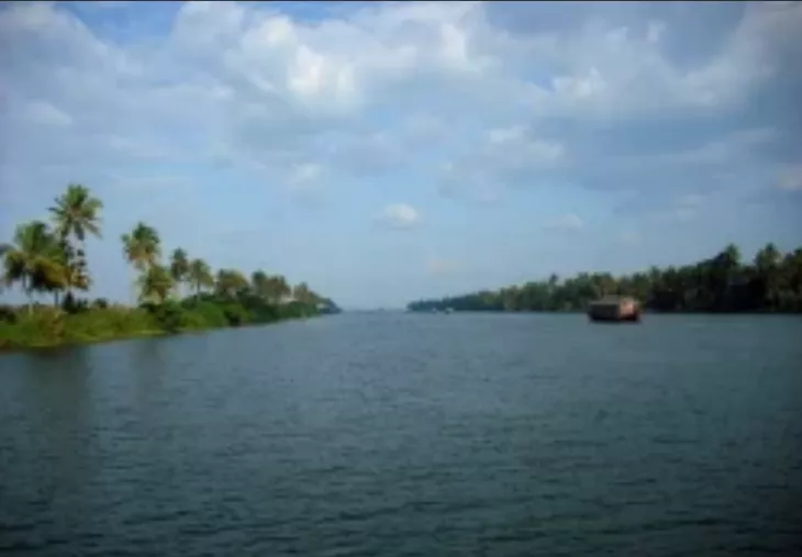 A Perfect Family Trip To Kerala From Indore In Monsoon To Enjoy Unforgettable Journey